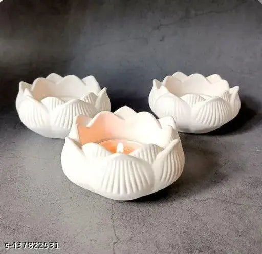 white lottus candle3