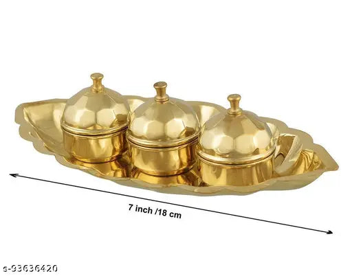 PRAMUKH STORE Brass Haldi Kumkum dabbi with lid and Attached with Thali Brass Kankavati for puja