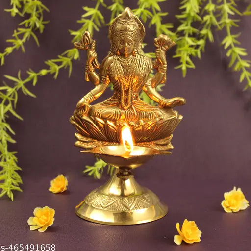 Putrika Traditional Brass Diya for Puja | Pooja Aarti | Arti Deepak Deepam Oil Lamp for Home Temple Puja Articles Decor Gift Shree Lakshmi Deepam/Lakshmi Oil Lamp Kamatchi Devi Diya Handcrafted - Lakshmi Diya