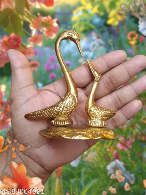Saras Swan Pair of Kissing Duck Metal Decorative Showpiece - 15.5 cm (Metal, Gold)Showpiece item, Metal Gold Plated Kissing Duck/Swan Pair Showpiece for Home Decoration and Love feng Shui Antique Gifts Item