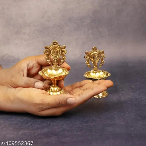 Brass Diya for Pooja, Shanku Chakra Deepam | Small Oil Lamp for Home Temple Puja & Decor Gifting | 3 inch Pure Brass Table Diya (Gold)