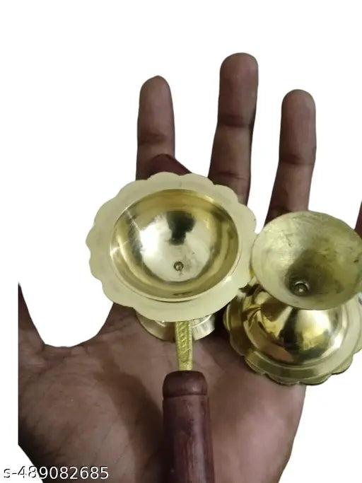Trisha 1 pcs ,(size.00.No,)BRASS DHOOP DANI & INCENSE HOLDER WITH WOODEN HANDLE (Size No. 3))