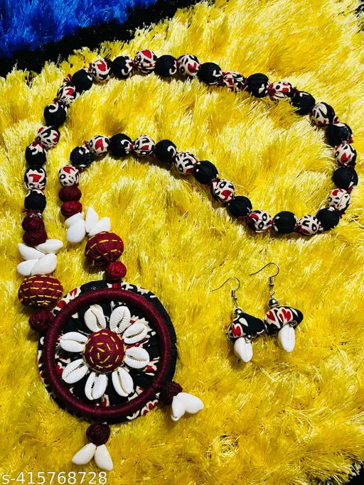 Handcrafted fabric jewellery set for women with kori