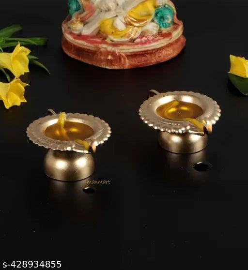 MAX MART Metal Decorative Gold Hath Dia Set of 4 Metallic Hath Diya With Handle For Pooja Set Of 4 | Golden Tealight Holder