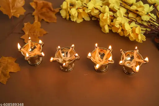 Set of 4 Ceramic Designer Oil Diya | Traditional Lighting Diya | Handmade Ceramic Diya for Home & Diwali Decoration - Temple décor Diya for god Worship