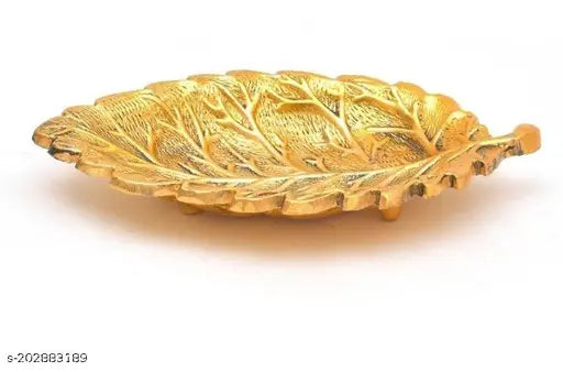 Mark India Metal Floral Leaf Design Dry Fruit/Dessert/Snacks Tray, Metal Dry fruit Tray, Metal Tray, Metal Tray for Kitchen Use, Metal Leaf Tray, Dry fruit Tray (W x L - 12.7 x 22cm, Gold)