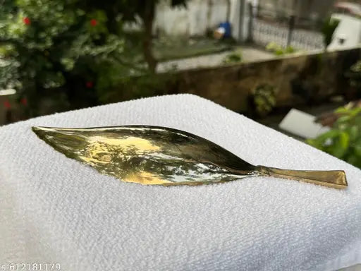 Elegant Leaf-Shaped Brass Dry Fruit Serving Tray,  Tabletop Display Platter | Elegant Centerpiece for Living Room,Dining Table & Office | Modern Leafs-Shaped Platters Gifting