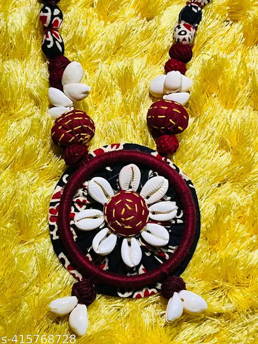 Handcrafted fabric jewellery set for women with kori