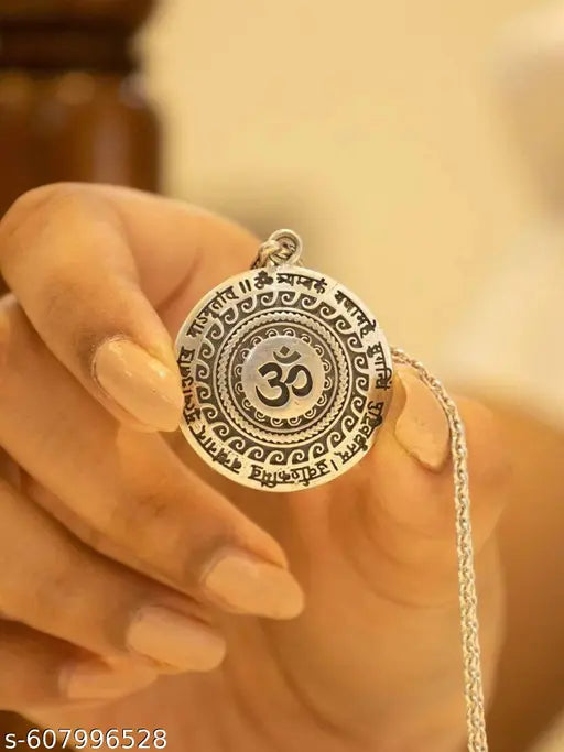 OM gyantri mantra pendant Mahadev Maha Mrityunjaya Mantra Om Pendant Locket for Men & Women Best Gift for Men, Brother , Girls Women