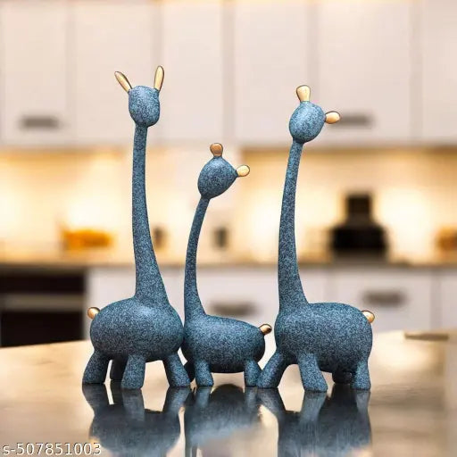 Attractive Showpieces & Collectibles