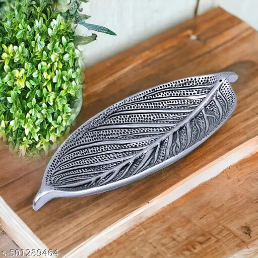 Handicraft metal Leaf Shape Tray (10 -Inch) for Home Decor Gifting Item, Diwali, Festival, Pooja Decorative Item for Living Room Dining Office Center Table,serving dry fruits and snacks (Silver, Pack of 1)