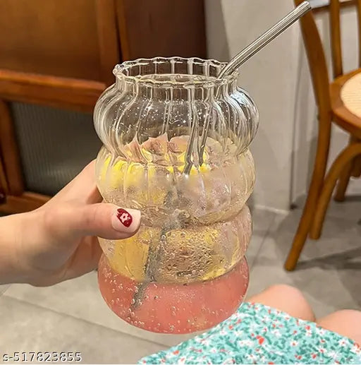 Spiral shape striped 700 ml tumbler for coffee, ice tea, milk shakes, summer drinks, and other beverages ( Pack of 1)