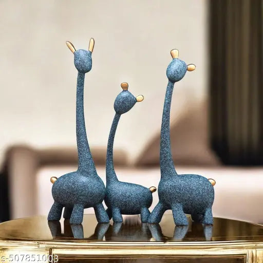 Attractive Showpieces & Collectibles