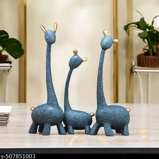 Attractive Showpieces & Collectibles