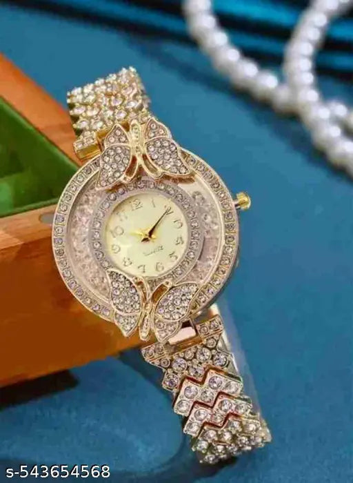 New fashionable watch for girls