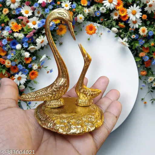 Saras Swan Pair of Kissing Duck Metal Decorative Showpiece - 15.5 cm (Metal, Gold)Showpiece item, Metal Gold Plated Kissing Duck/Swan Pair Showpiece for Home Decoration and Love feng Shui Antique Gifts Item