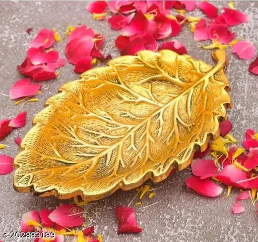 Mark India Metal Floral Leaf Design Dry Fruit/Dessert/Snacks Tray, Metal Dry fruit Tray, Metal Tray, Metal Tray for Kitchen Use, Metal Leaf Tray, Dry fruit Tray (W x L - 12.7 x 22cm, Gold)