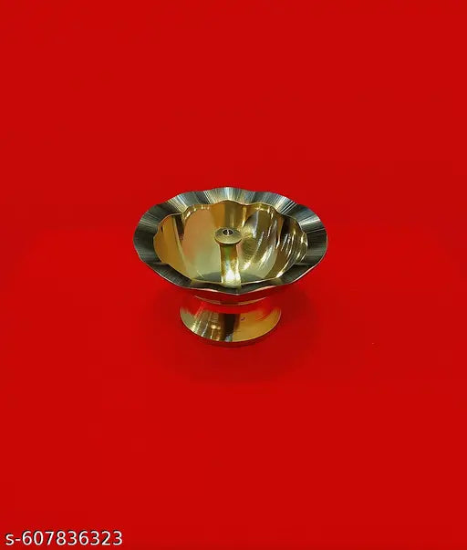 Traditional Brass Diya For Pooja And Oil Lamp Festival Diwali Gifting Product. SIZE.2.5" INCH