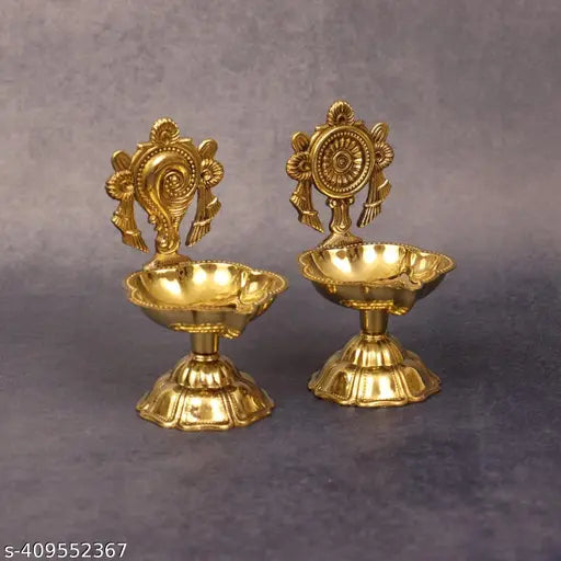Brass Diya for Pooja, Shanku Chakra Deepam | Small Oil Lamp for Home Temple Puja & Decor Gifting | 3 inch Pure Brass Table Diya (Gold)
