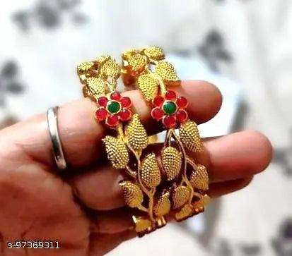 Govindam Gold Leaf Bangle Set