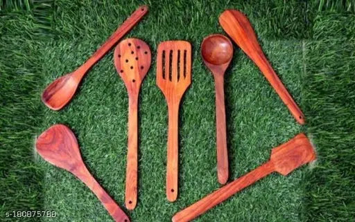 Designer cooking spoon set