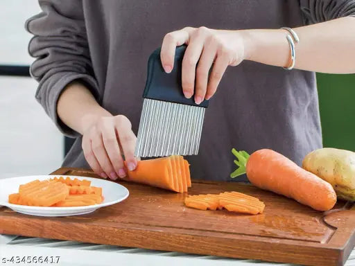 DLEST 1 PCs Crinkle Cut Knife Fork Slicing Potato Chipser Slicer Helper Stainless Steel Fruit and Vegetable French Fries cutter Wavy Chopper Poteto Twister, Safe Potato Cutter Onion Cutter French Fry Cutter,Kids Kitchen Tools 5.4 inch