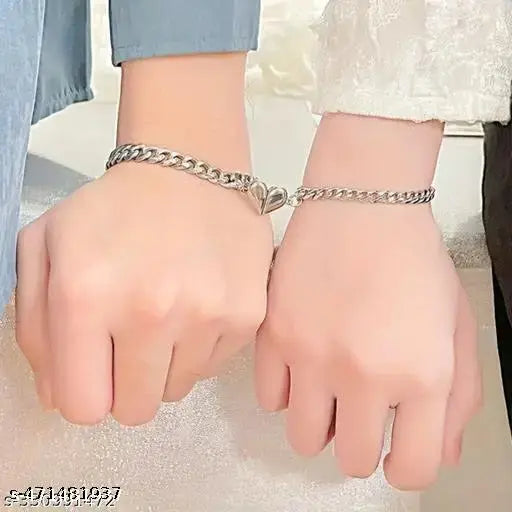 2Pcs Loving Magnet Bracelet Stainless Steel Heart shaped Romentic Love Couples Friedship promise 2 in 1 duo Wrist Band Bracelet Attractive Valentine's Gift for Men and Women