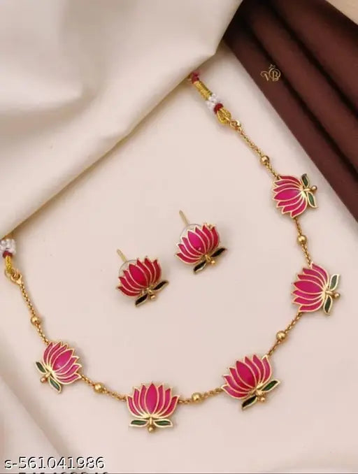 FANCHY BRASS PLETED NECKLESS WITH EARRINGS FOR WUMAN