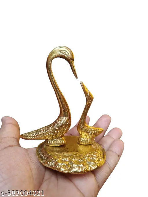 Saras Swan Pair of Kissing Duck Metal Decorative Showpiece - 15.5 cm (Metal, Gold)Showpiece item, Metal Gold Plated Kissing Duck/Swan Pair Showpiece for Home Decoration and Love feng Shui Antique Gifts Item
