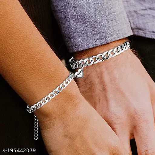Couple Bracelets, 2 Pcs Adjustable Cuban Chain Magnetic Heart Hand In Hand Bracelets Matching Promise Best friend, Couples Bracelets for Boyfriend Girlfriend Gifts.