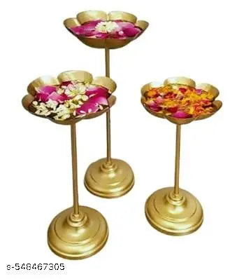 TAJ BOWL URLI WITH CANDLE STAND FLOATING DIYA Urlis find a special mention in our traditional styles of home decor