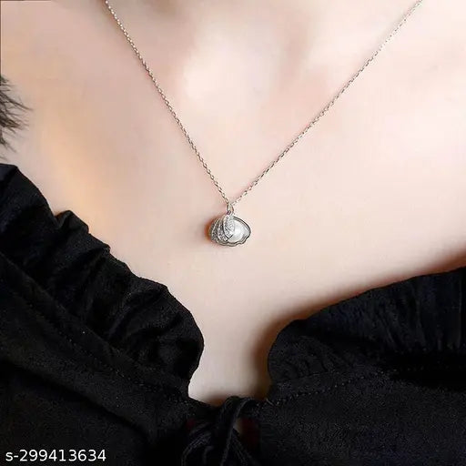 Sea Shell Locket Artificial Pearl Mermaid Valentine Stylish Necklace for Girls with Little Shell Locket Seashell Pendant for Ladies Women