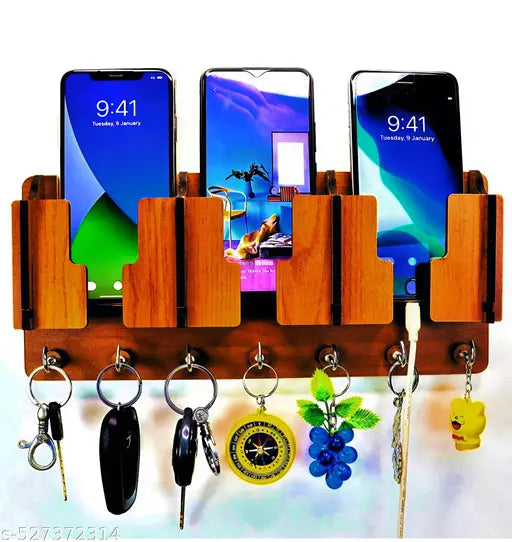 Key holder for wall decoration items