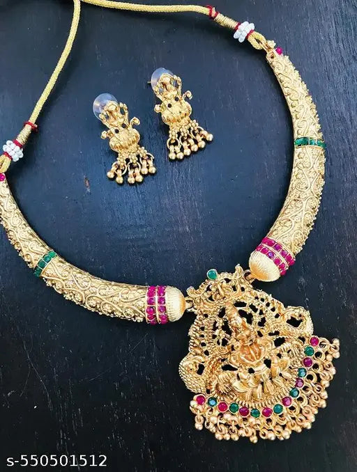 Temple Hasli Solid Chokar South Indian Necklace Set